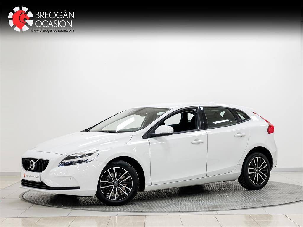 VOLVO V40 T2 Momentum